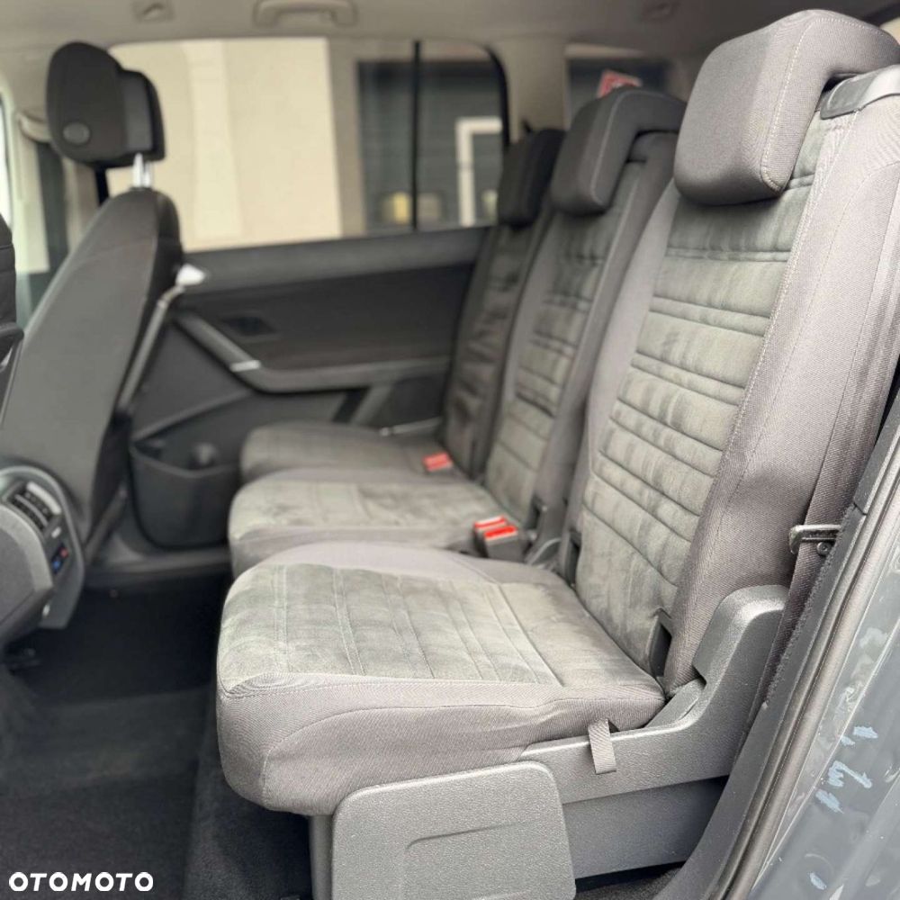 Volkswagen Touran - 18
