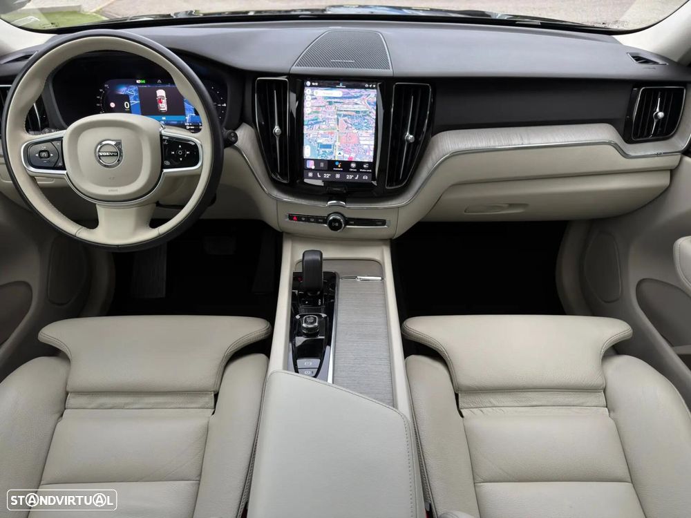 Volvo XC 60 2.0 T6 PHEV Plus Dark AWD - 26