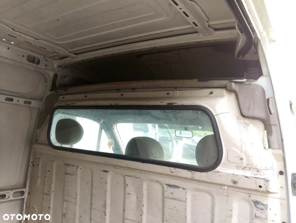 Renault Master II Przed Lift (97-03r.) 2.8 DTI R4 8V 114KM. Silnik S9W 702 (S9W702),  S9W 700 (S9W700) Skrzynia PF1 013 (PF1013),  C 118062 (C118062) lakier 389,  0389 .Cały na części. GWARANCJA !!! Przód Tył Zestaw Komplet Drzwi Klapa Zderzak Błotnik Maska Grill Atrapa Szyba Pas Lampa Lusterko Boczki Fotel Kanapa Kokpit Deska Rozdzielcza Przełącznik Włącznik Sterownik Przewody Wiązka Instalacja Moduł Komputer Czujnik Listwa Pompa Alternator Wtryski Głowica Rozrusznik Kompresor Sprzęgło Dwumas Silnik Skrzynia ABS Klimatyzacji Paliwa Wspomagania Kolektor Turbina Przepustnica Zawór Chłodnica Koło Hak Belka Sanki Zawieszenie Mcpherson Półoś Amortyzator Wydech Tłumik Zacisk Most - 12
