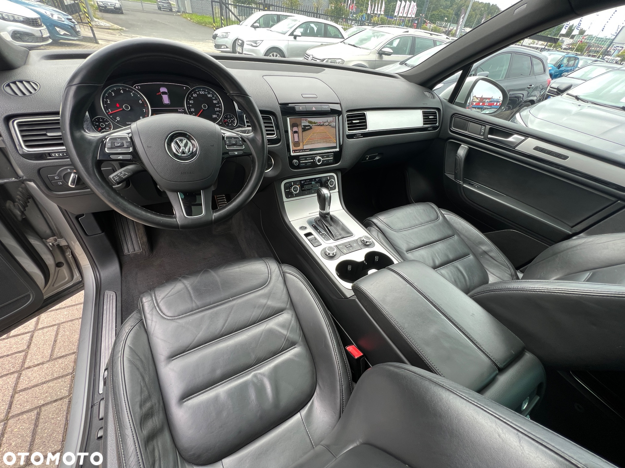 Volkswagen Touareg 3.0 Hybrid 4Motion Automatik - 8