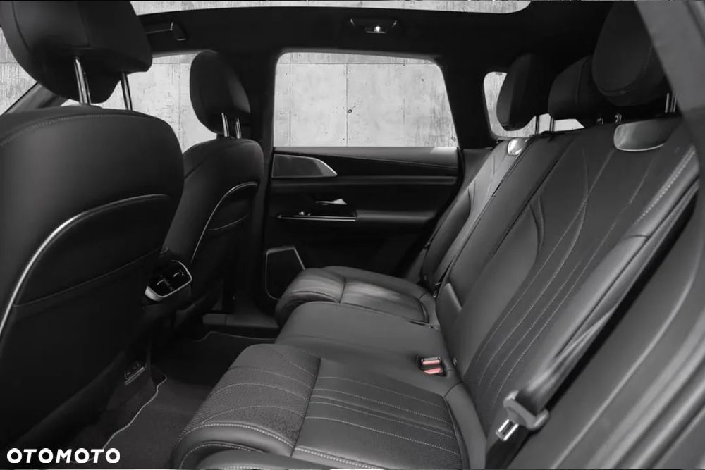 XPeng G9 98 kWh AWD Performance - 33