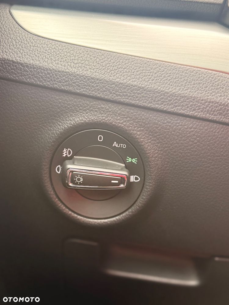 Skoda Superb 2.0 TDI Ambition DSG - 23