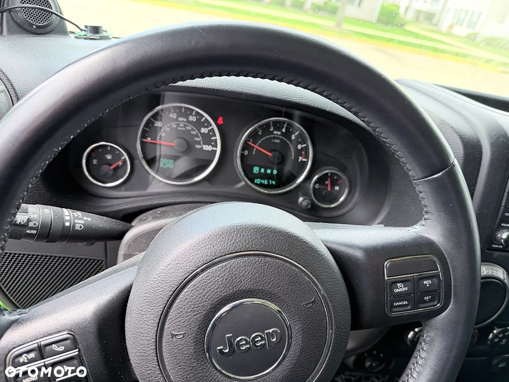 Jeep Wrangler - 10