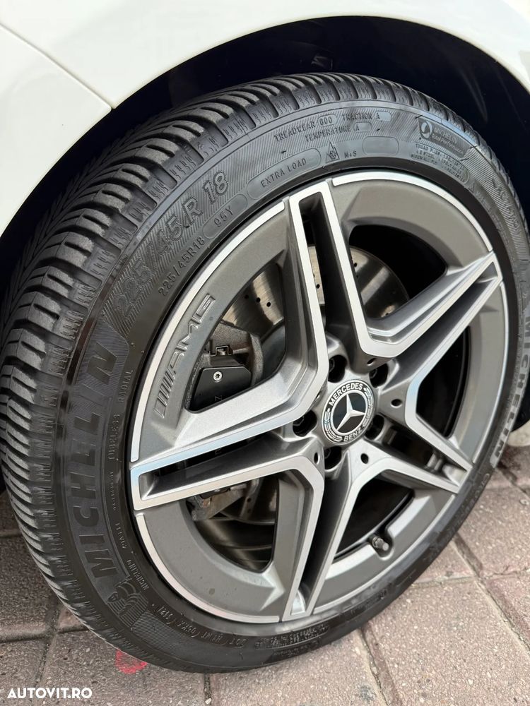Mercedes-Benz A 250 7G-DCT AMG Line - 13