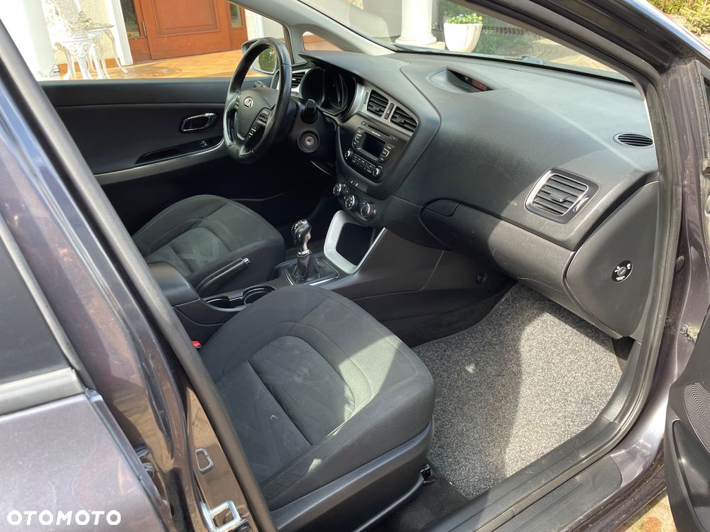 Kia Ceed 1.6 CRDi 115 ISG Vision - 35