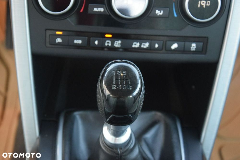 Land Rover Discovery Sport 2.0 TD4 SE - 29
