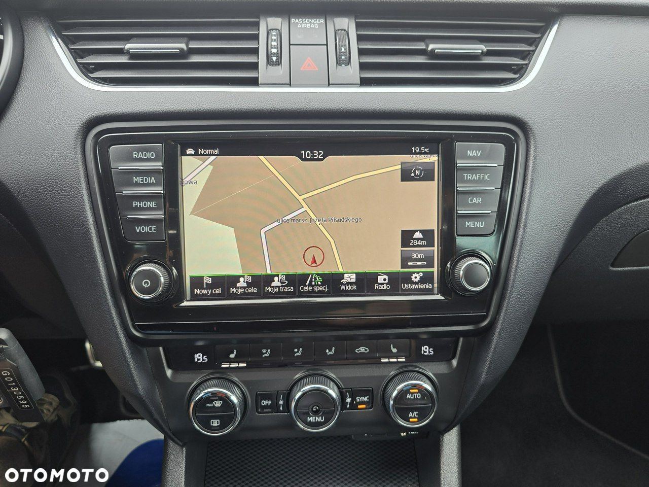 Skoda Octavia 2.0 TDI RS Challenge DSG - 27