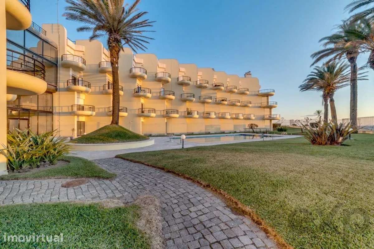 Apartamento com 2 Suites em Primeira Linha de Mar — São João do Estori