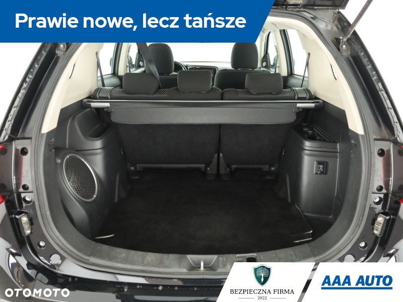 Mitsubishi Outlander - 12