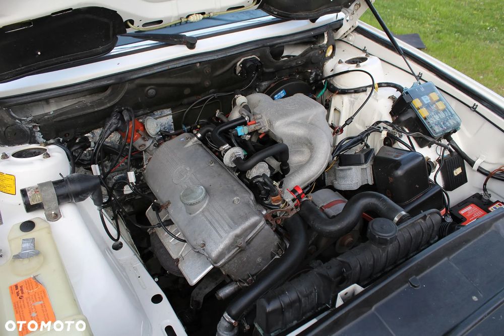 BMW Seria 5 518 i - 23