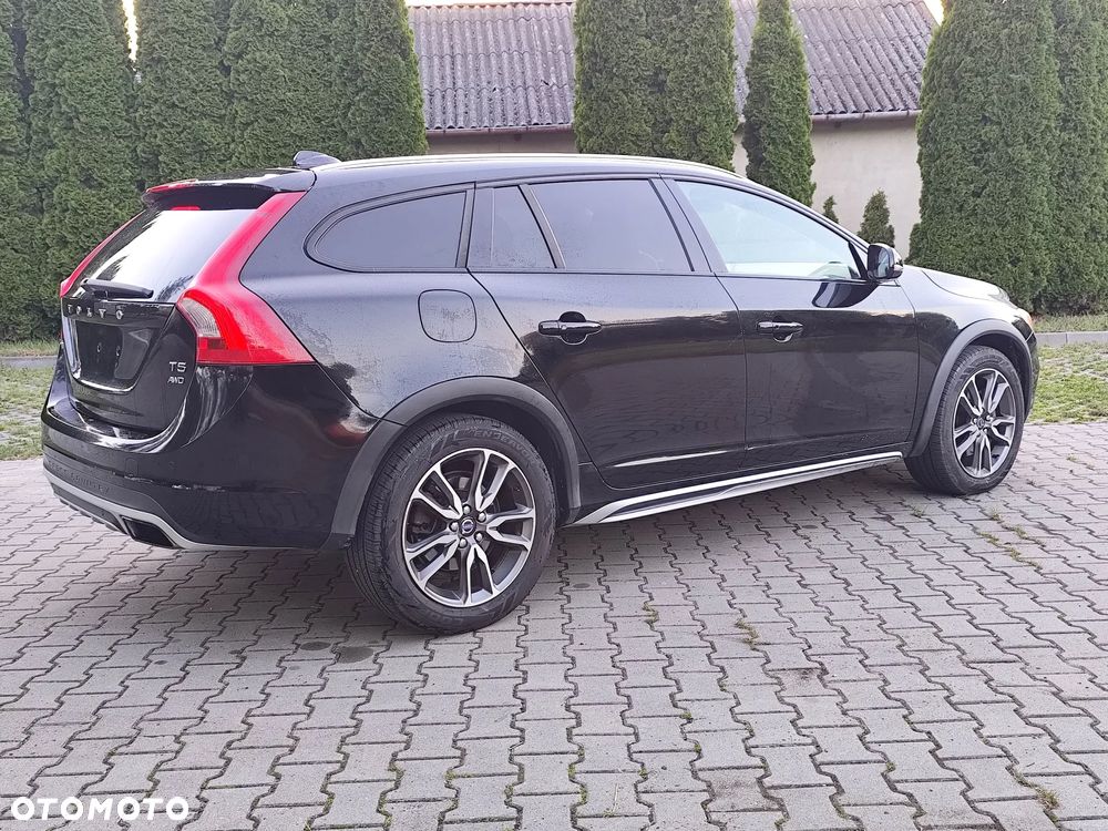 Volvo V60 Cross Country T5 AWD Momentum - 16