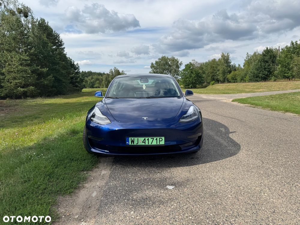 Tesla Model 3 - 3