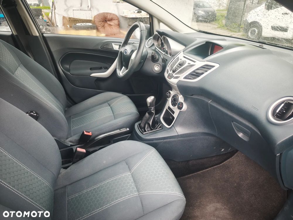 Ford Fiesta 1.25 Celebration - 13