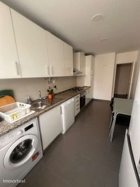 Apartamento Mobilado T2 - Av do Uruguai Benfica - Grande imagem: 2/14