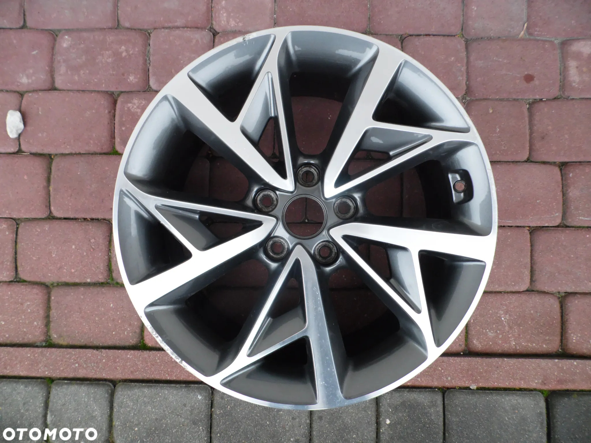 Felga 18'' 5x114,3 Kia 7,5x18 ET50 52910-G5600 - 2