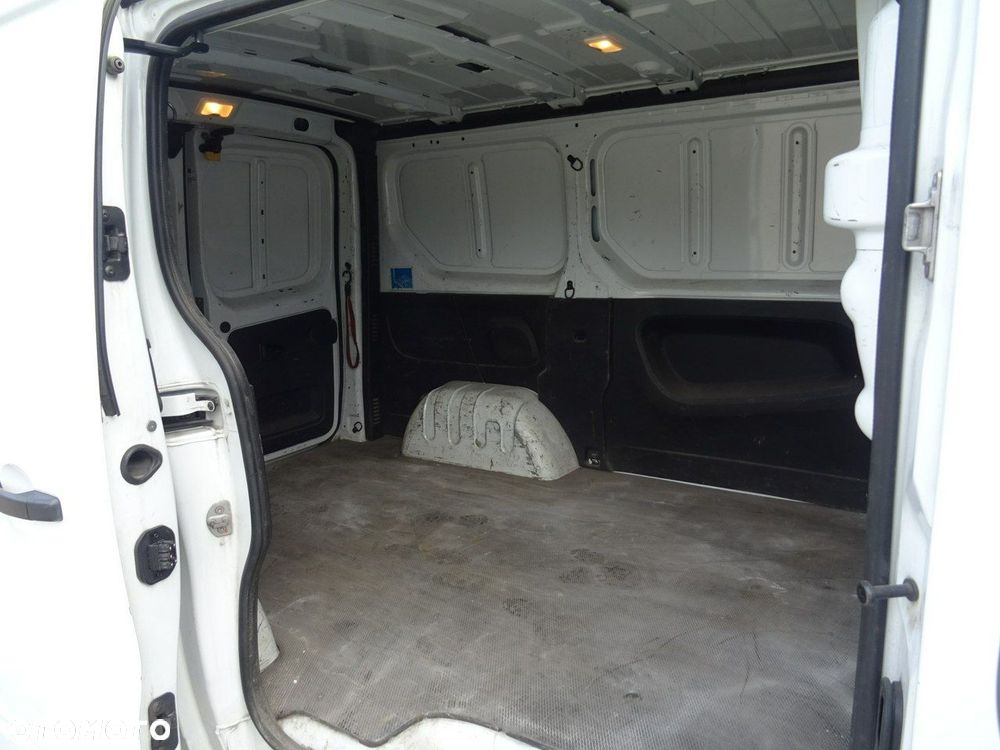 Opel Vivaro - 6