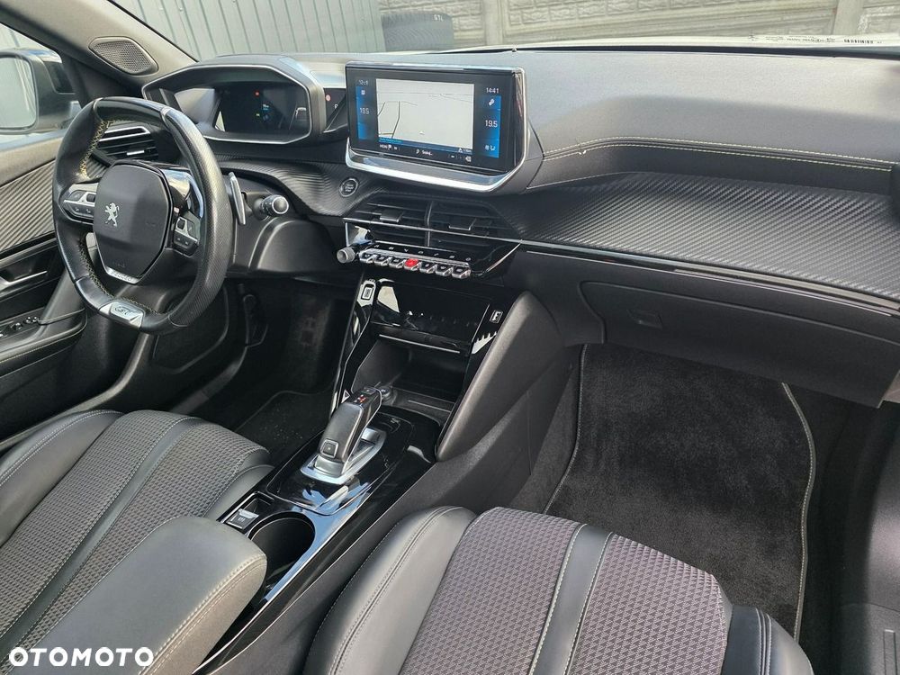Peugeot 2008 1.2 PureTech GT Pack S&S EAT8 - 32
