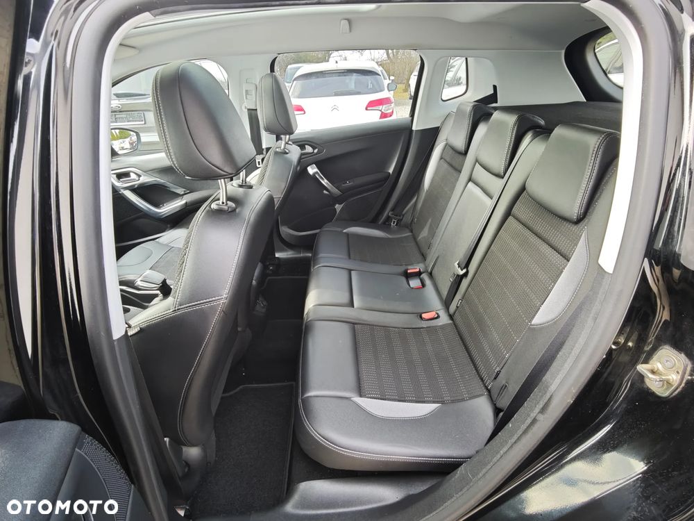 Peugeot 2008 e-HDi FAP 115 STOP & START Allure - 23