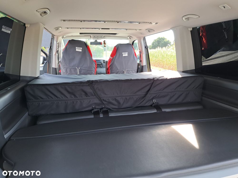Volkswagen Multivan - 13