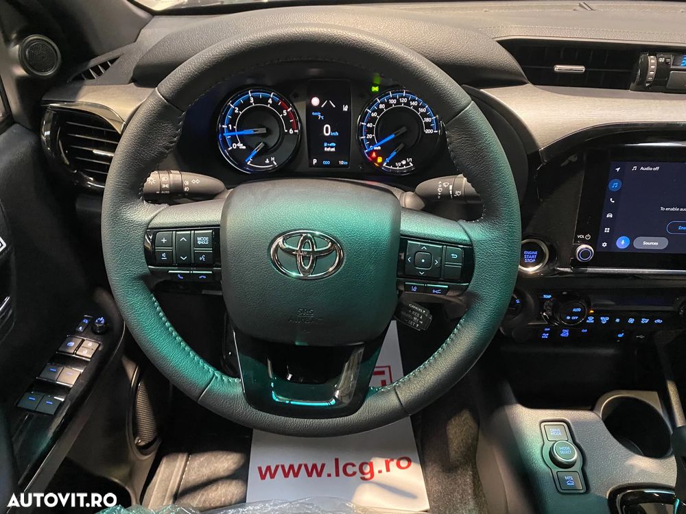 Toyota Hilux 2.8D 204CP 4x4 Double Cab AT MHEV Invincible - 13