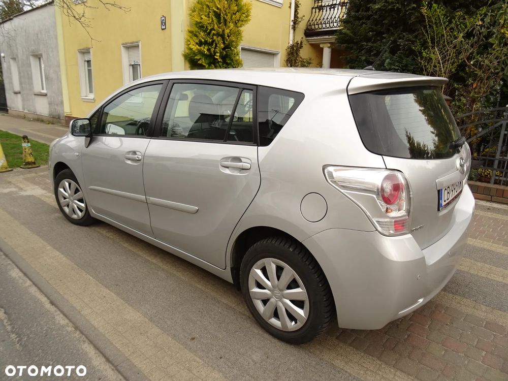 Toyota Verso 1.8 Prestige EU5 - 11