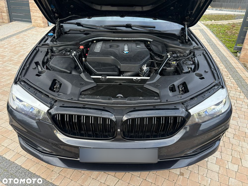 BMW Seria 5 530i xDrive Sport Line sport - 15