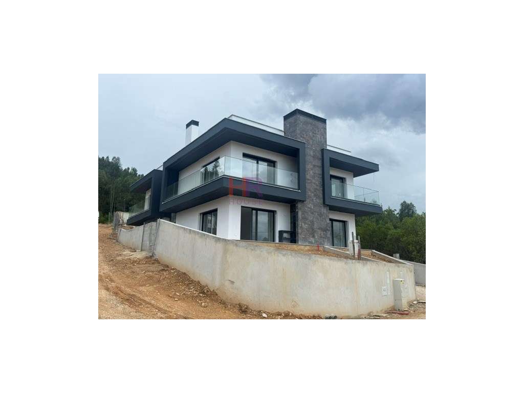 Moradia geminada nova em Águas Belas, Ferreira do Zêzere, com 3 qua... - Grande imagem: 2/60