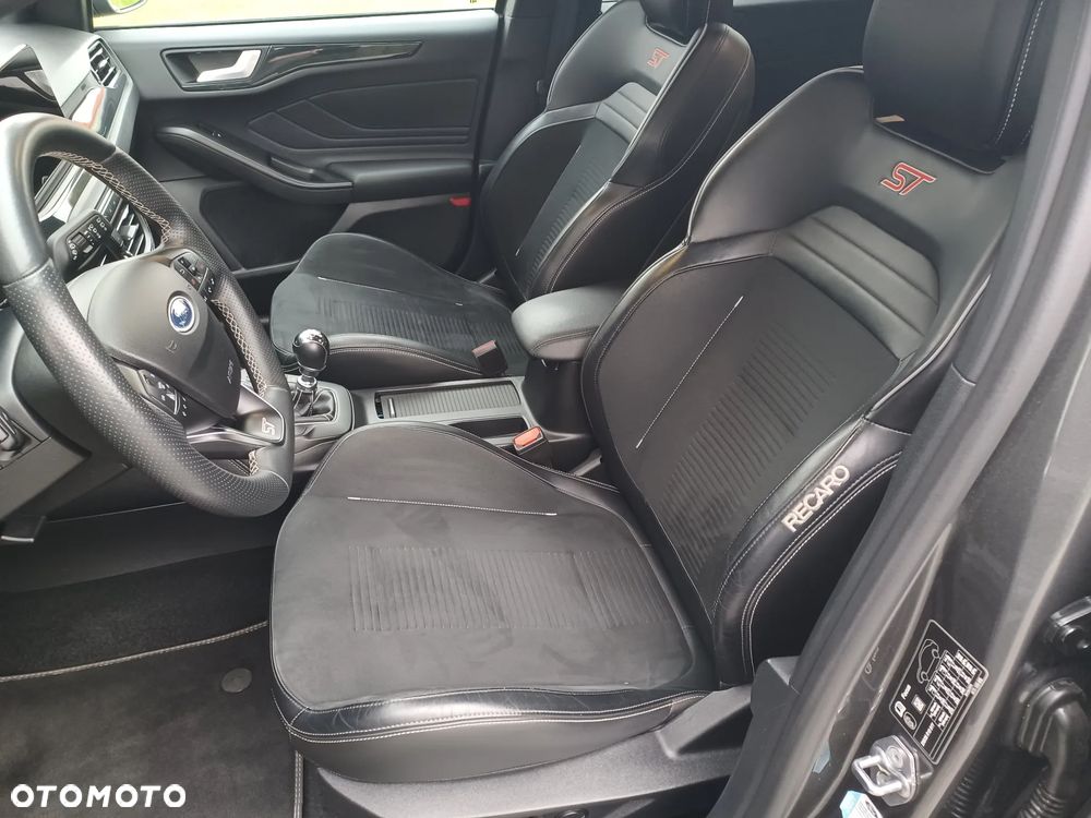 Ford Focus 2.3 EcoBoost S&S ST Edition - 14