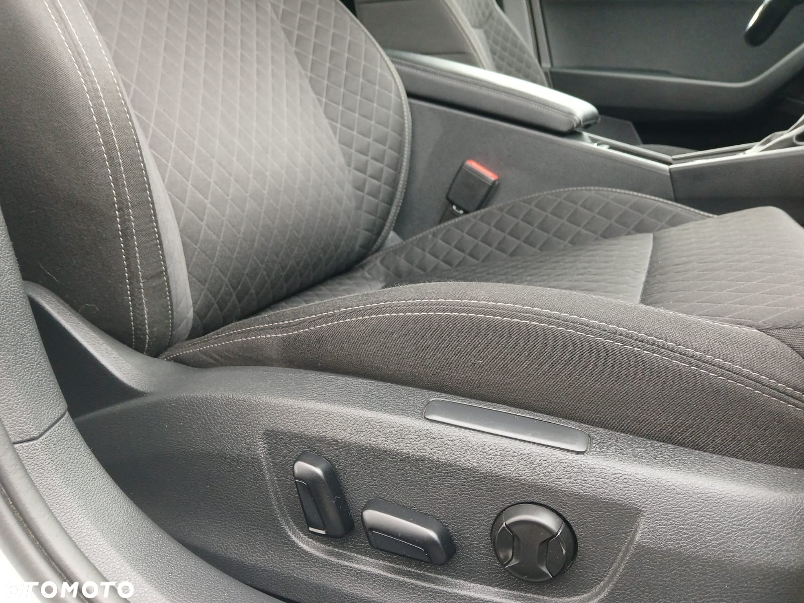 Skoda Superb Combi 2.0 TDI DSG Style - 16