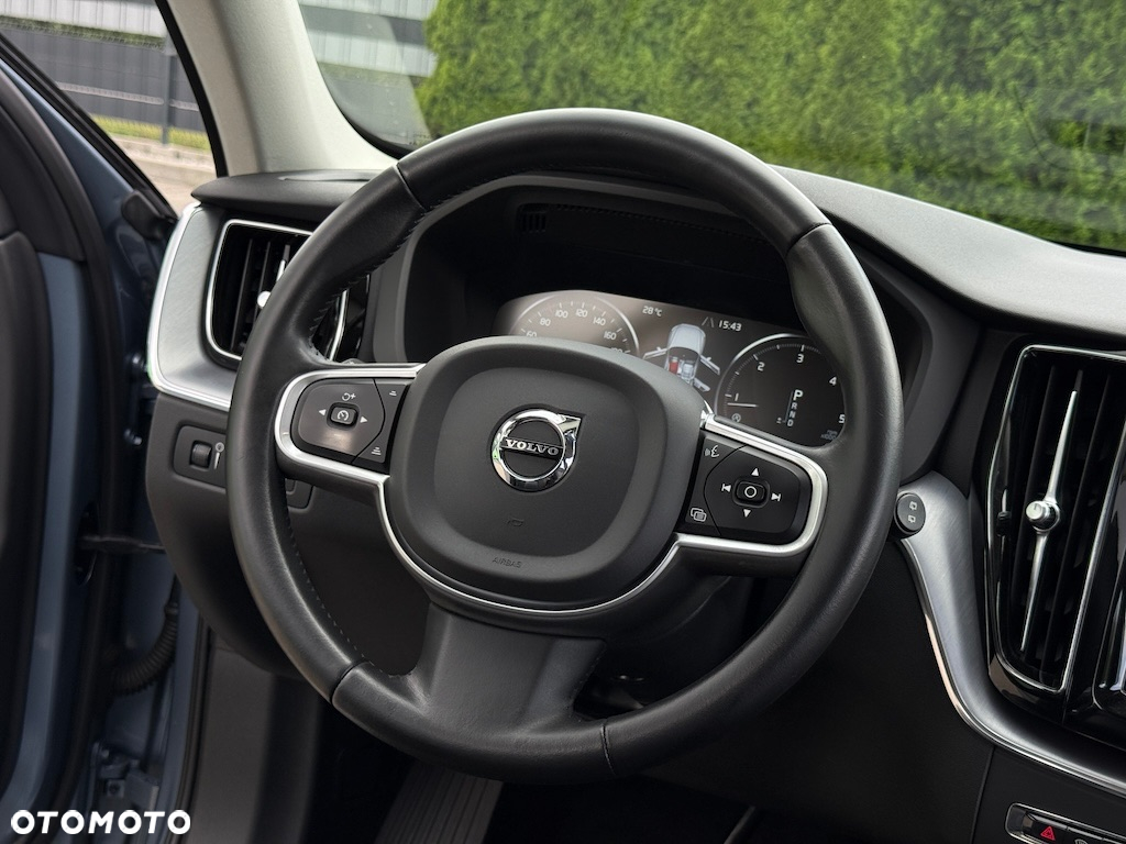 Volvo XC 60 D4 Momentum Pro - 23