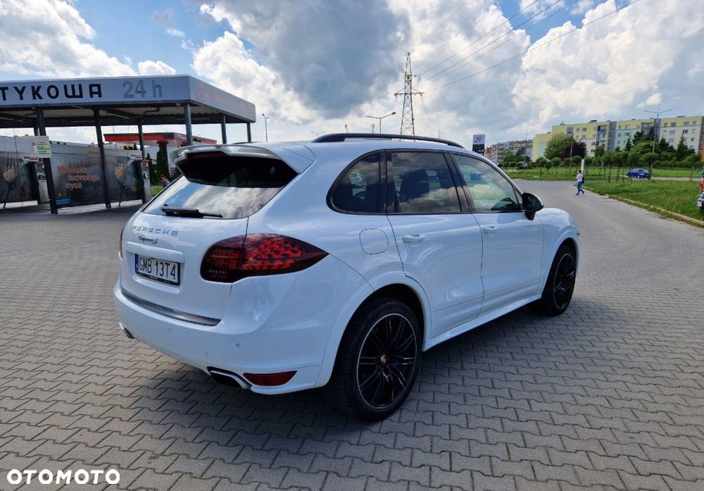 Porsche Cayenne - 8