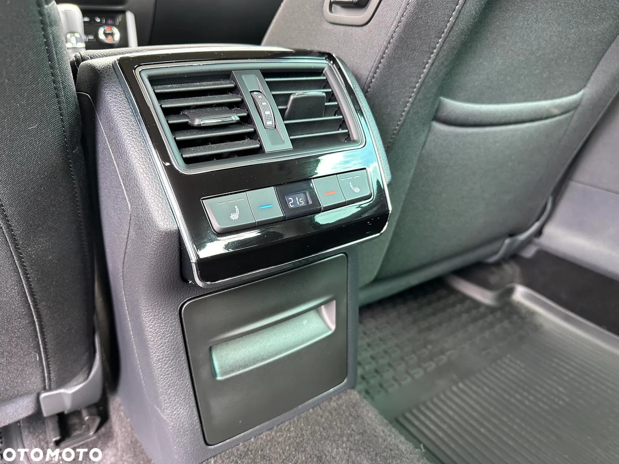 Skoda Superb 2.0 TDI SCR Style DSG - 23