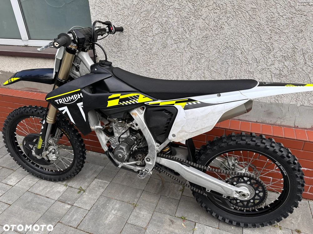 Triumph Inny - 6