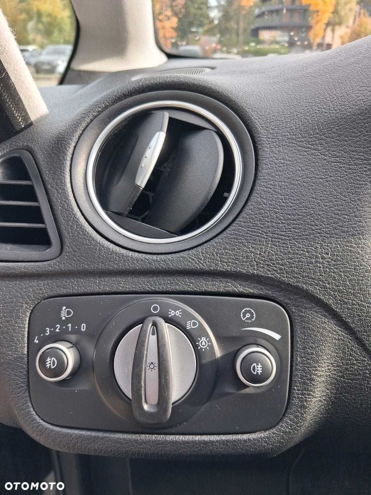 Ford S-Max - 12