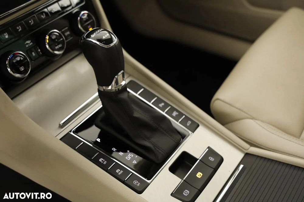 Skoda Superb 2.0 TDI 4X4 DSG Laurin & Klement - 14