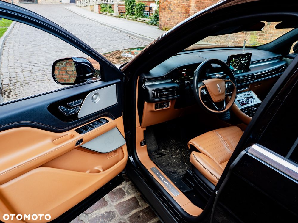 Lincoln Aviator - 27