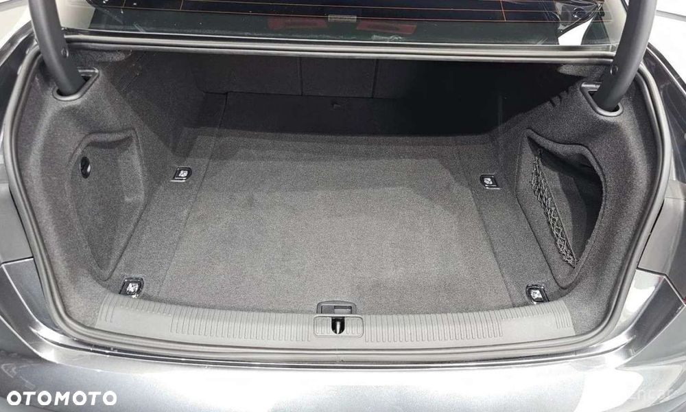 Audi A4 Limousine - 29