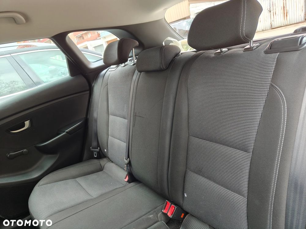 Hyundai i30 1.6 CRDi Classic - 10