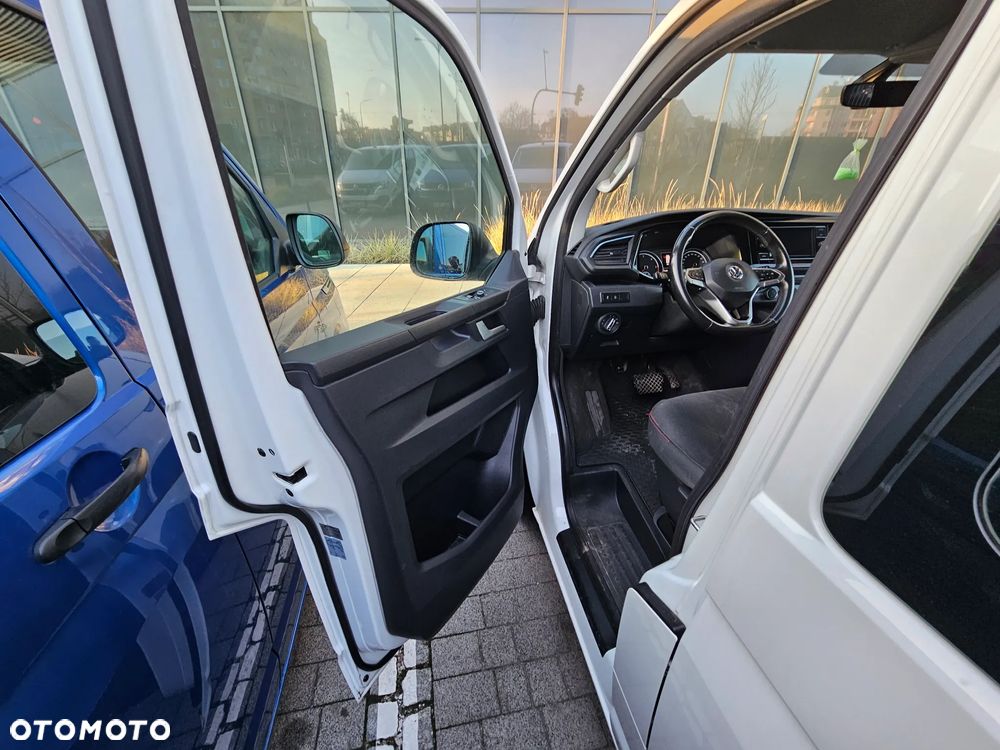 Volkswagen Multivan - 23