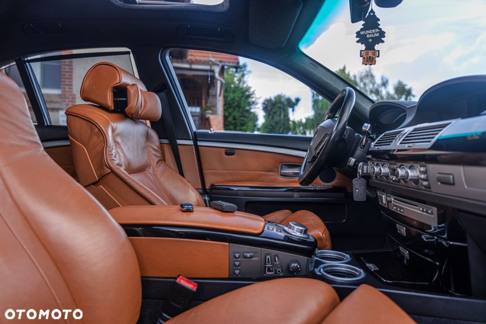 BMW Seria 7 750i - 18
