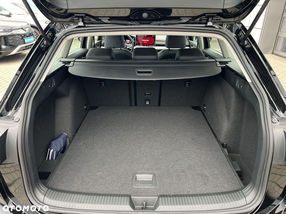 Volkswagen Golf 1.5 eTSI mHEV Style DSG - 32