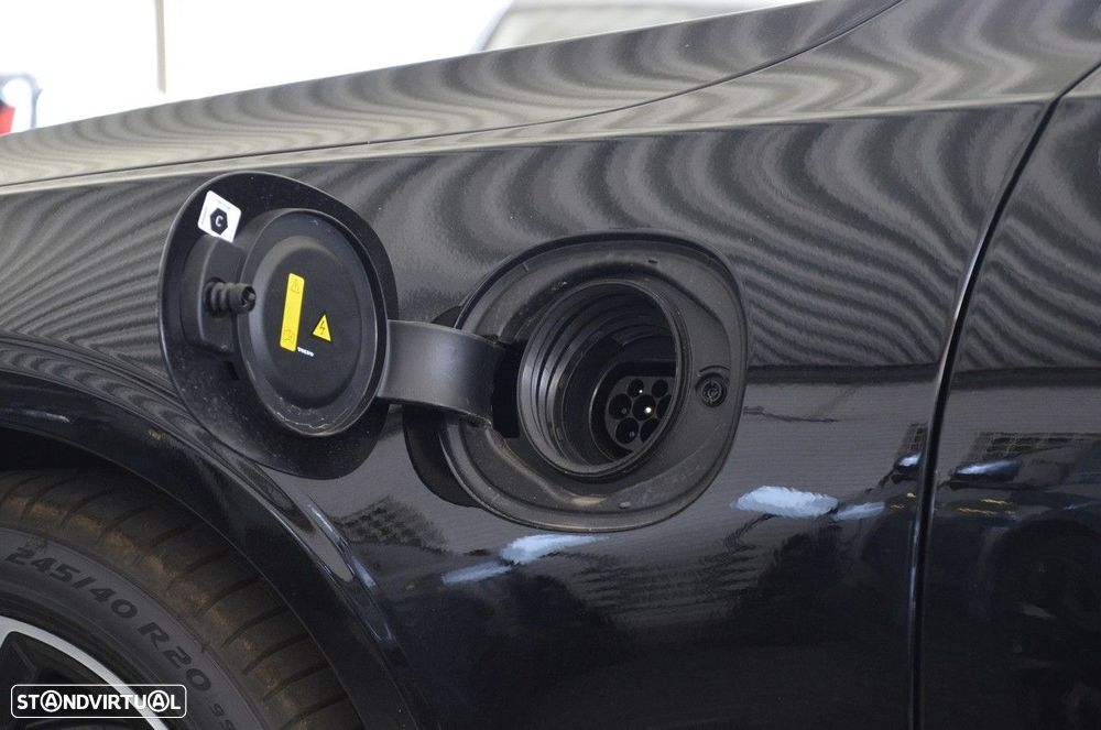 Volvo S90 2.0 T8 PHEV Plus Dark AWD - 10