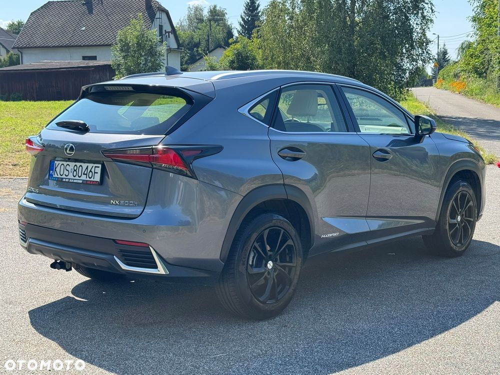 Lexus NX 300h Prestige AWD - 9