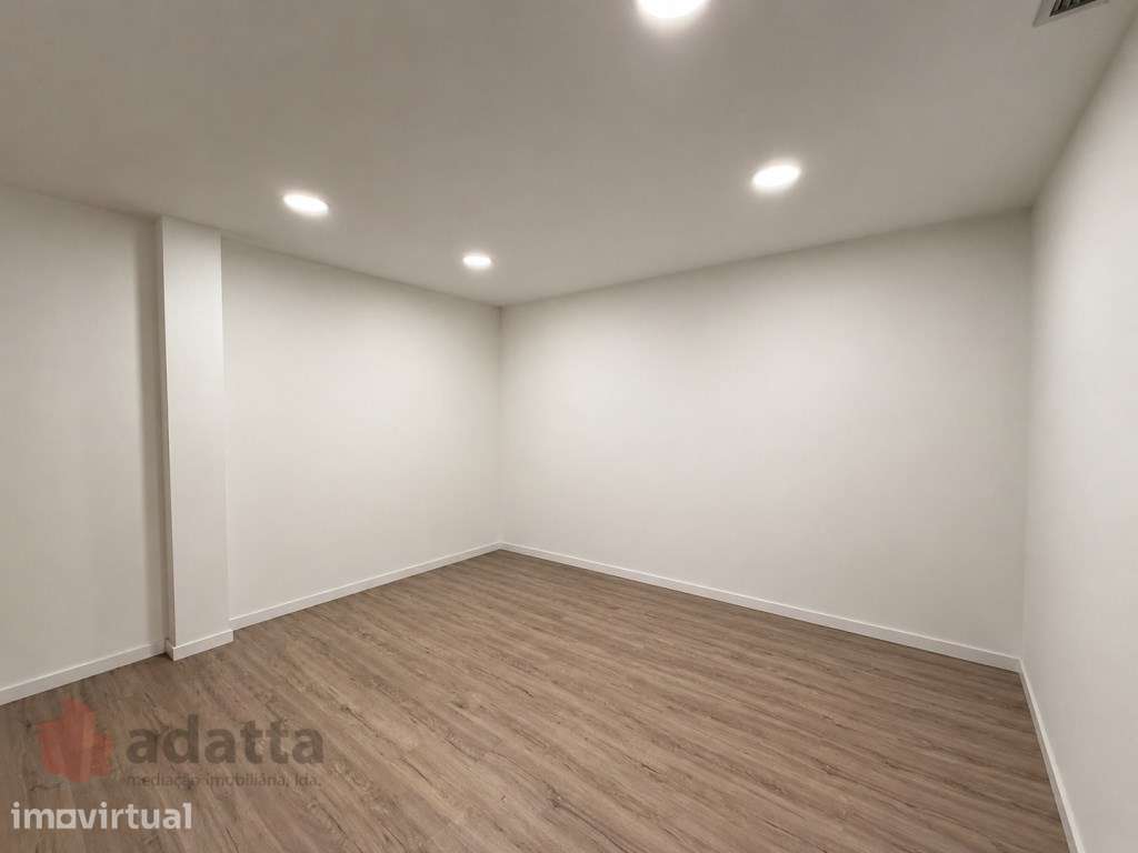 Loja Comercial de 192 m² com Cave e Acessibilidade | Junto à Solum,... - Grande imagem: 5/16