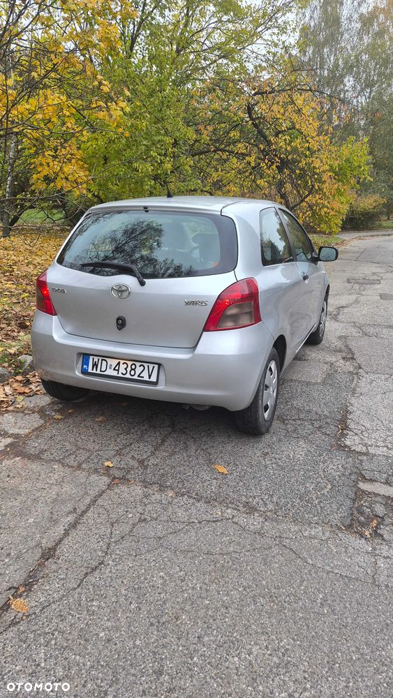 Toyota Yaris - 4