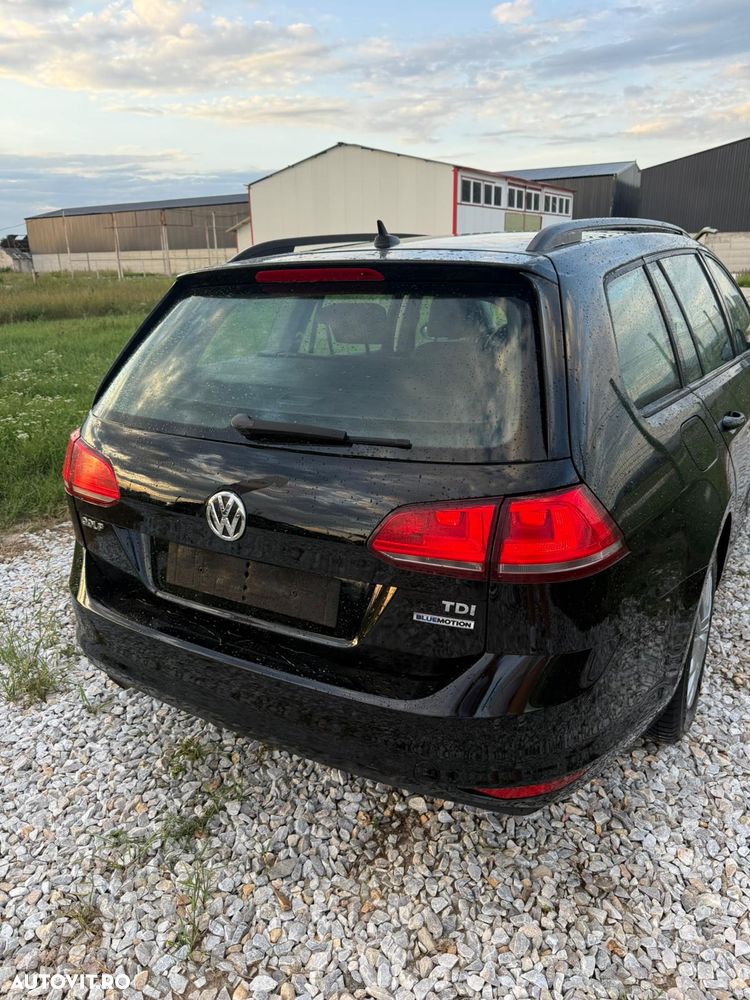 Volkswagen Golf 1.6 TDI BMT Comfortline - 3