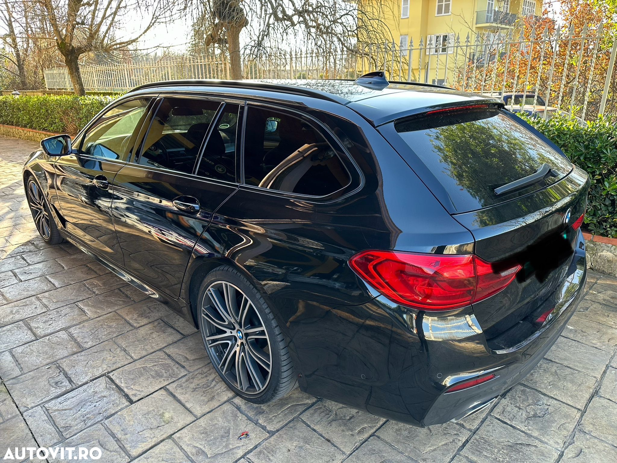 BMW Seria 5 530d xDrive Touring Aut. Sport Line - 3