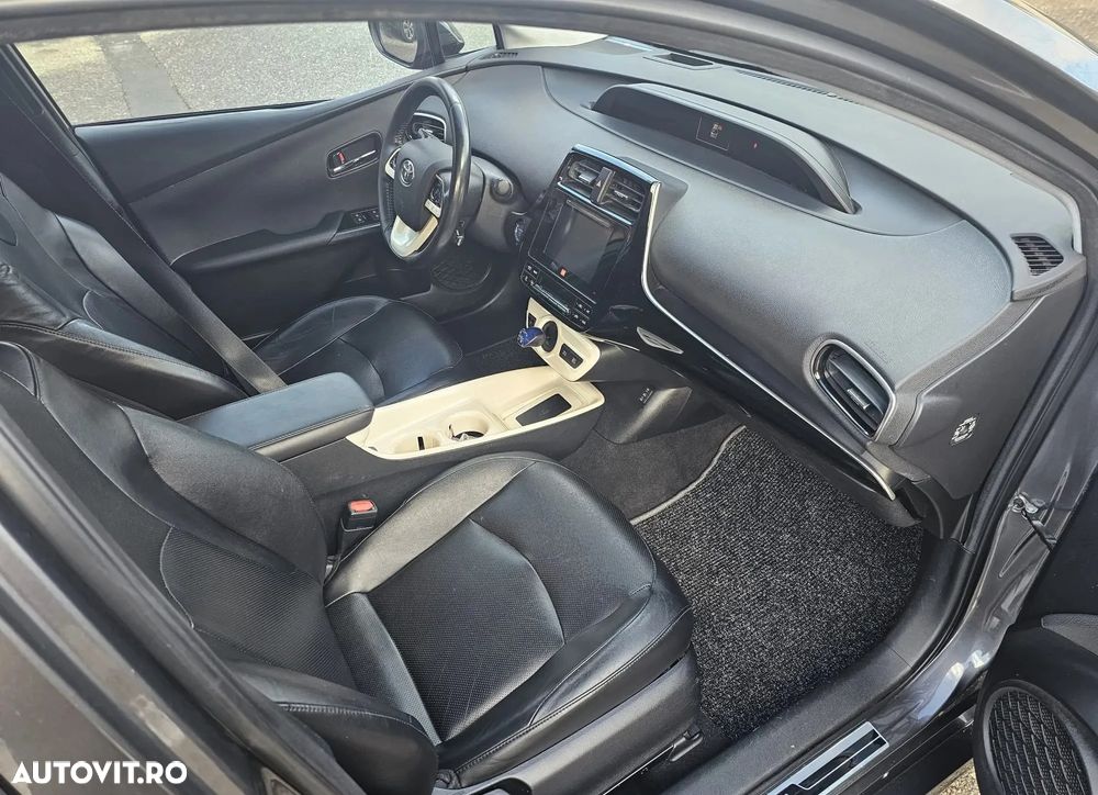 Toyota Prius Hybrid Executive - 10