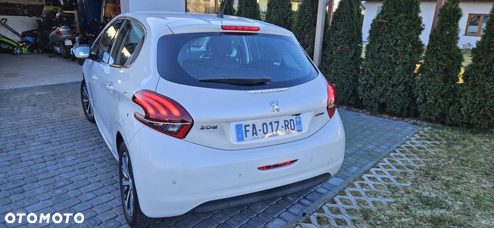 Peugeot 208 - 2