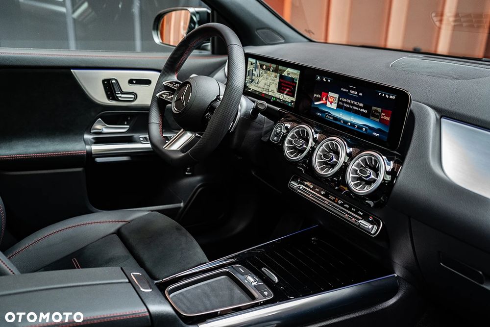 Mercedes-Benz GLA 200 mHEV AMG Line 7G-DCT - 12